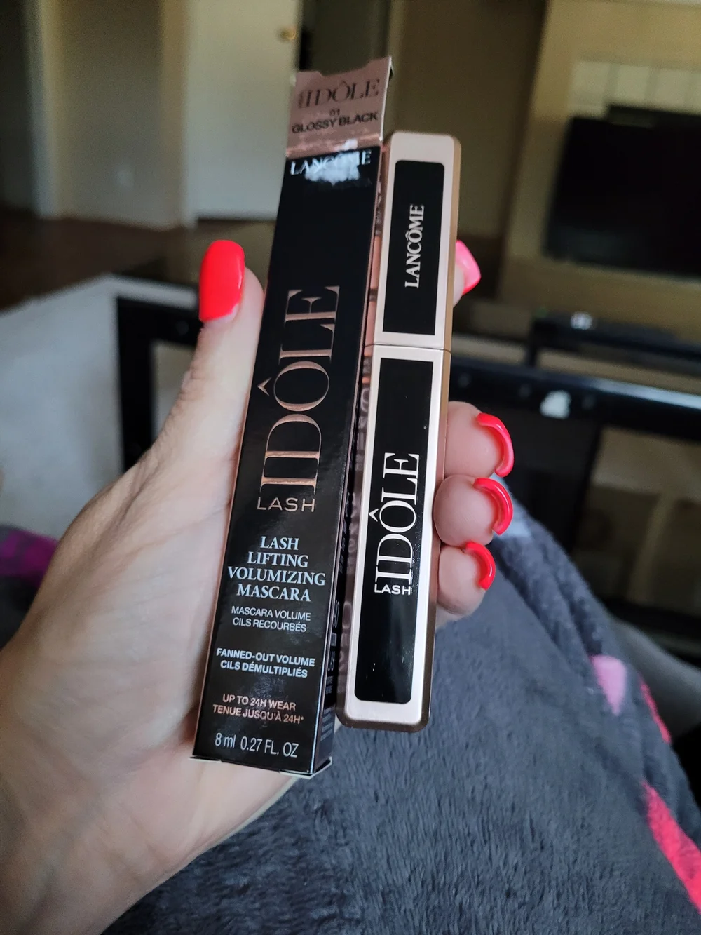 Idôle Lash Lash-Lifting Volumizing Mascara —black